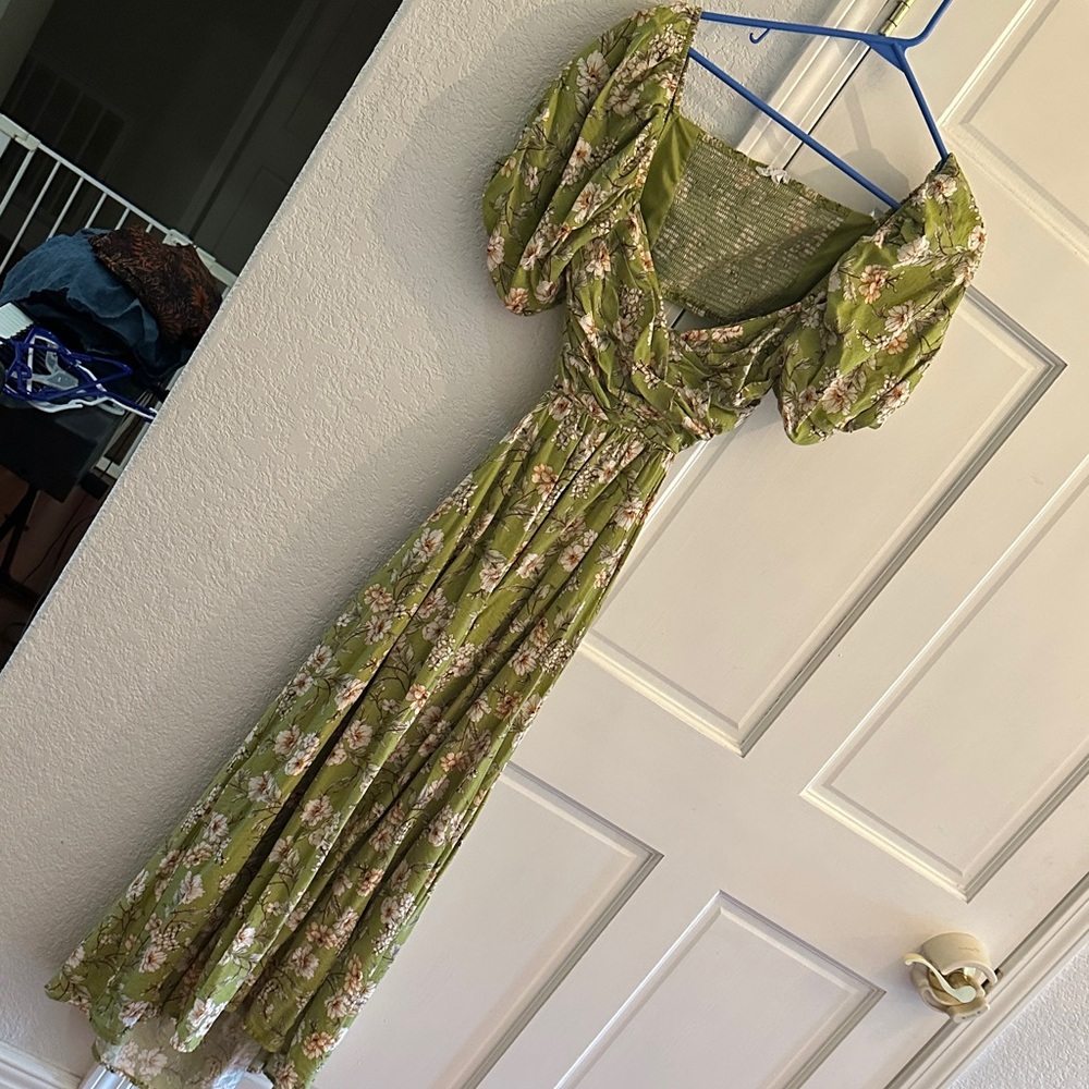 Blu Pepper Green Floral Puff-Sleeve Maxi Dress